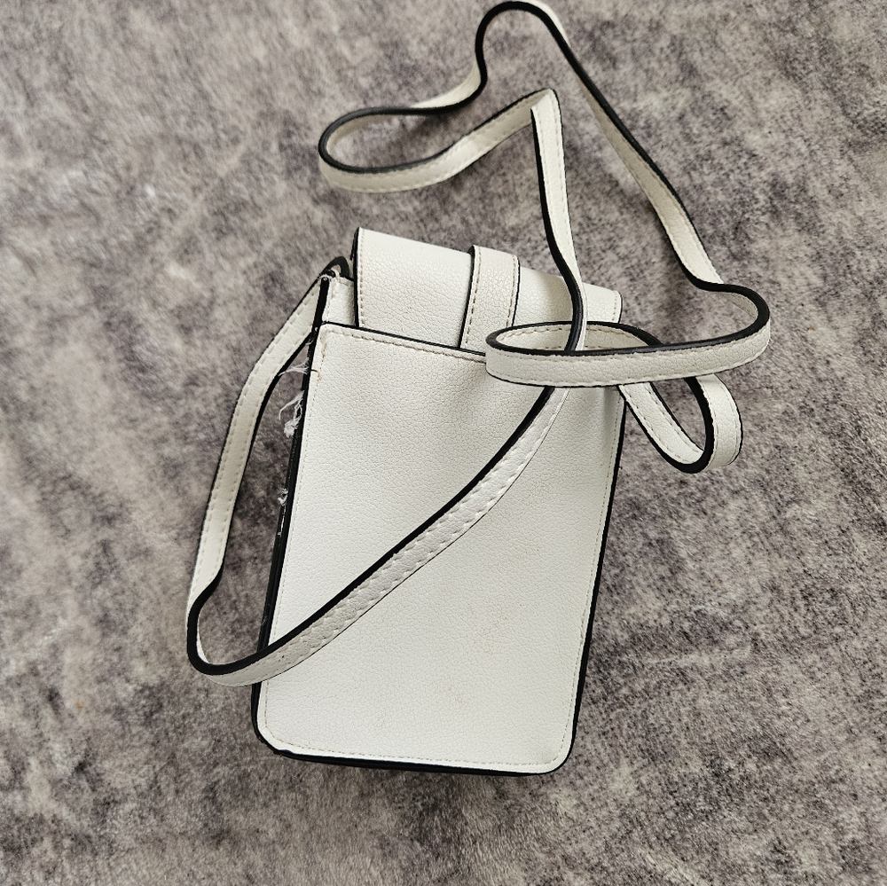 American Eagle White Crossbody Bag with Silver Buckle - Picture 4 of 4